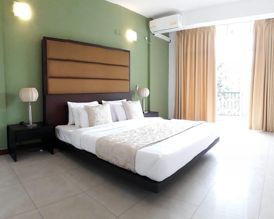 Aston Luxury Apartments Colombo Buitenkant foto
